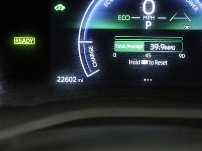 2025 Toyota Camry FWD - Photo 39