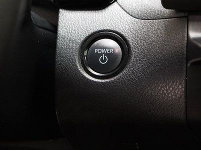 2025 Toyota Camry FWD - Photo 17