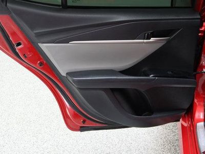 2025 Toyota Camry FWD - Photo 25