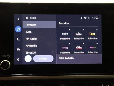 2025 Toyota Camry FWD - Photo 18