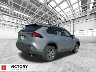 2025 Toyota RAV4 - Photo 3