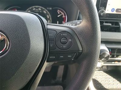 2025 Toyota RAV4 - Photo 15
