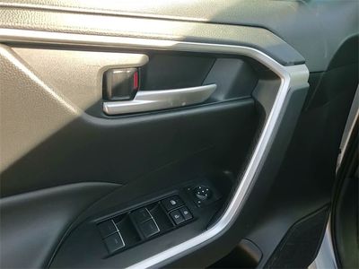 2025 Toyota RAV4 - Photo 10