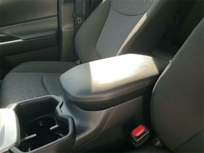 2025 Toyota RAV4 - Photo 19
