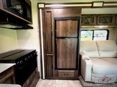 2019 Coachmen Freelander — photo 14 view