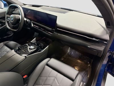 2026 BMW 5 Series - Photo 13