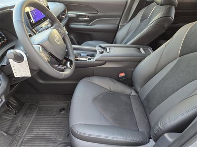 2026 Toyota Grand Highlander Hybrid - Photo 8