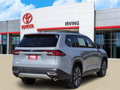 2026 Toyota Grand Highlander Hybrid - Photo 4