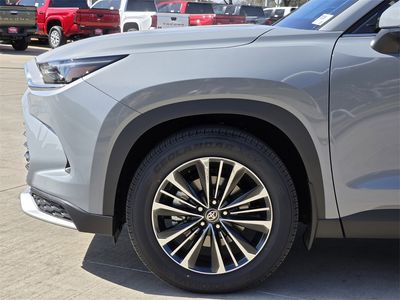 2026 Toyota Grand Highlander Hybrid - Photo 6
