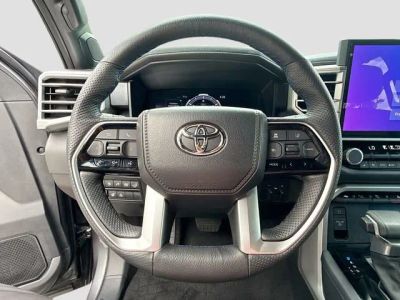 2025 Toyota Sequoia — photo 42 view