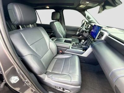 2025 Toyota Sequoia — photo 16 view