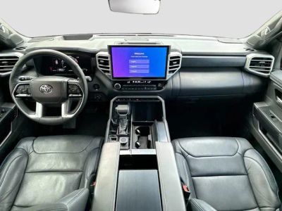 2025 Toyota Sequoia — photo 17 view