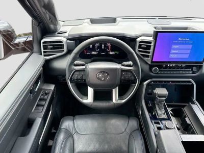 2025 Toyota Sequoia — photo 18 view