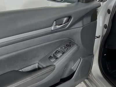 2022 Nissan Altima — photo 14 view