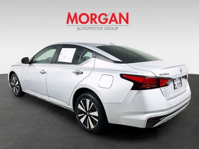 2022 Nissan Altima — detail view