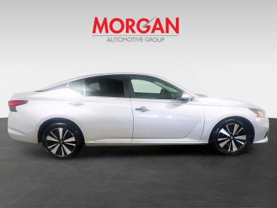 2022 Nissan Altima — side profile view