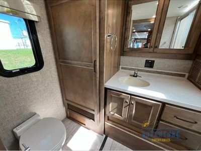 2025 Tiffin Motorhomes Byway BL - Photo 12