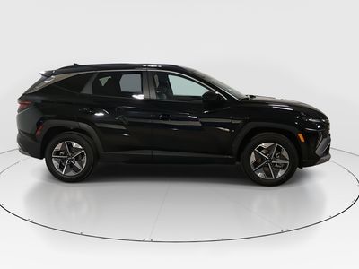 2025 Hyundai Tucson — photo 8 view