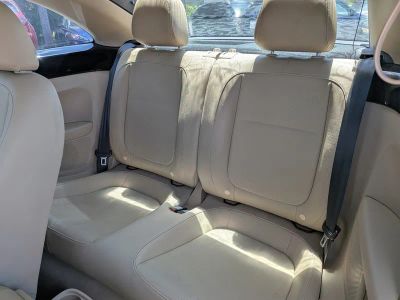 2015 Volkswagen Beetle Coupe — photo 13 view