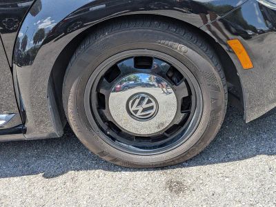 2015 Volkswagen Beetle Coupe — photo 11 view