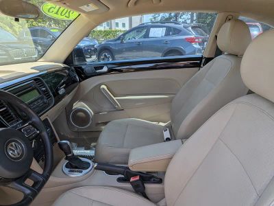 2015 Volkswagen Beetle Coupe — photo 14 view