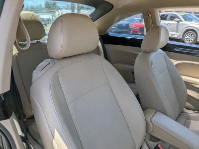 2015 Volkswagen Beetle Coupe — photo 16 view
