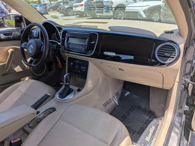 2015 Volkswagen Beetle Coupe — photo 18 view