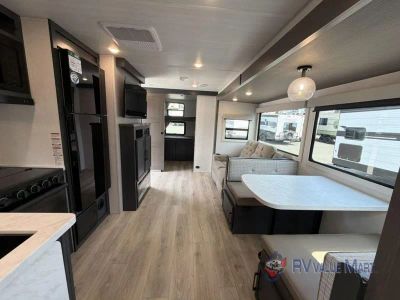 2027 Forest River Surveyor Legend — photo 26 view