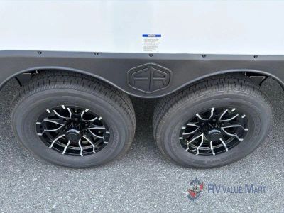 2027 Forest River Surveyor Legend — photo 18 view