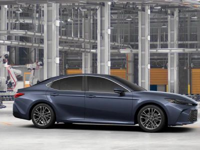 2026 Toyota Camry - Photo 13