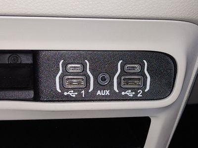 2023 Chrysler Pacifica — photo 21 view