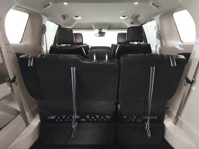 2023 Chrysler Pacifica — photo 11 view