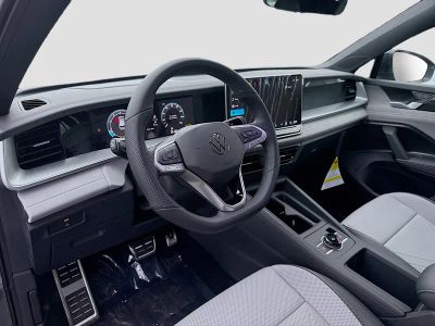 2026 Volkswagen Tiguan — photo 9 view
