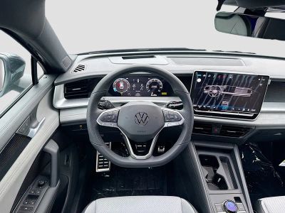2026 Volkswagen Tiguan — photo 18 view