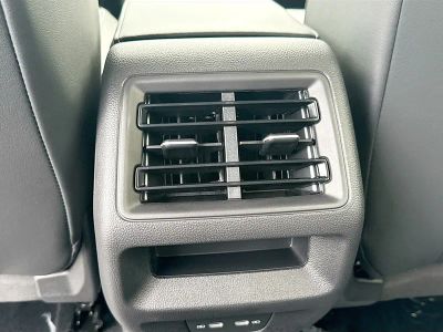 2026 Volkswagen Tiguan — photo 20 view
