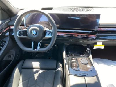 2027 BMW 5 Series — photo 9 view