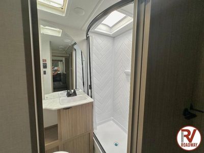2025 Wildwood X-Lite 28VBXLX — photo 24 view
