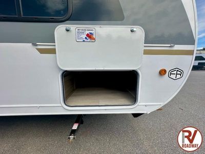 2025 Wildwood X-Lite 28VBXLX — photo 8 view