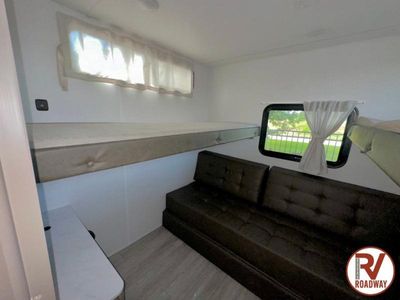 2025 Wildwood X-Lite 28VBXLX — photo 29 view