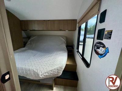 2025 Wildwood X-Lite 28VBXLX — photo 33 view