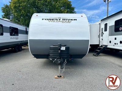 2025 Wildwood X-Lite 28VBXLX — front three-quarter view