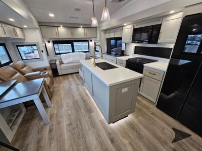 2024 Brinkley Model Z - Photo 24