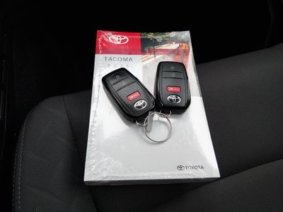 2025 Toyota Tacoma 2WD - Photo 15