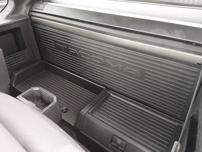 2025 Toyota Tacoma 2WD - Photo 18