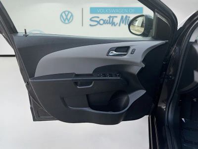2016 Chevrolet Sonic — photo 19 view