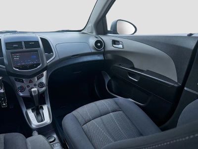 2016 Chevrolet Sonic — photo 21 view