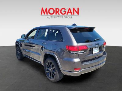 2021 Jeep Grand Cherokee — engine compartment view