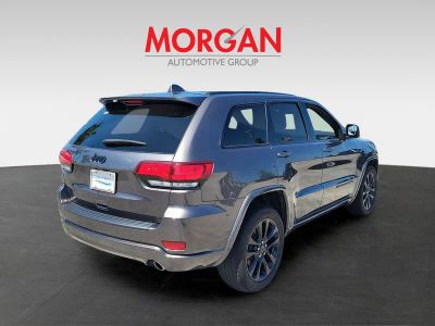 2021 Jeep Grand Cherokee — interior view