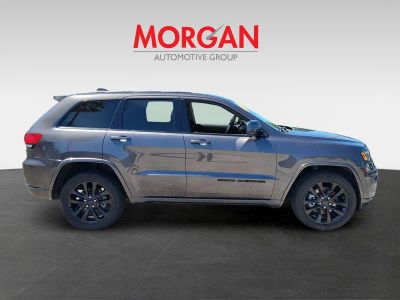 2021 Jeep Grand Cherokee — rear three-quarter view