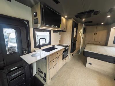 2026 Grand Design LINEAGE SERIES M - Photo 18